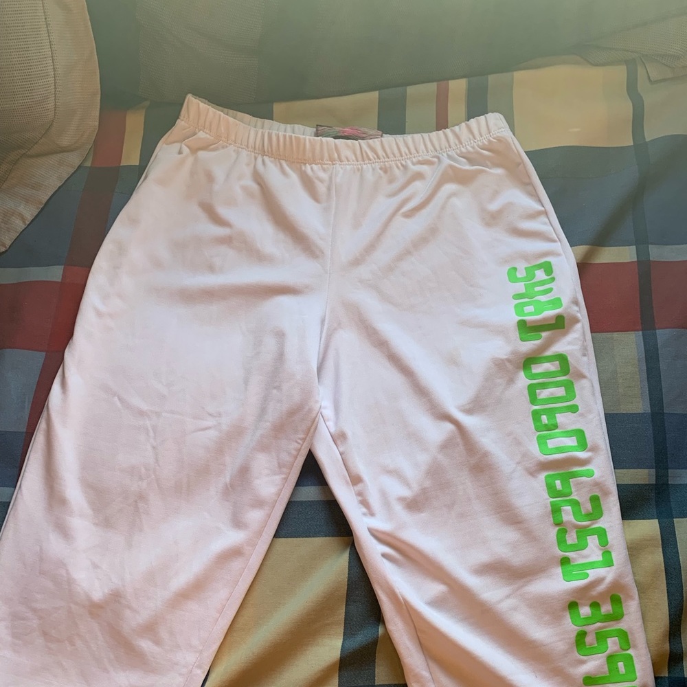 Two piece set - Picture 2 of 3